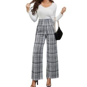 (5 for $25)High Rise Wide Leg Pants in Black/White Houndstooth Print Size Medium